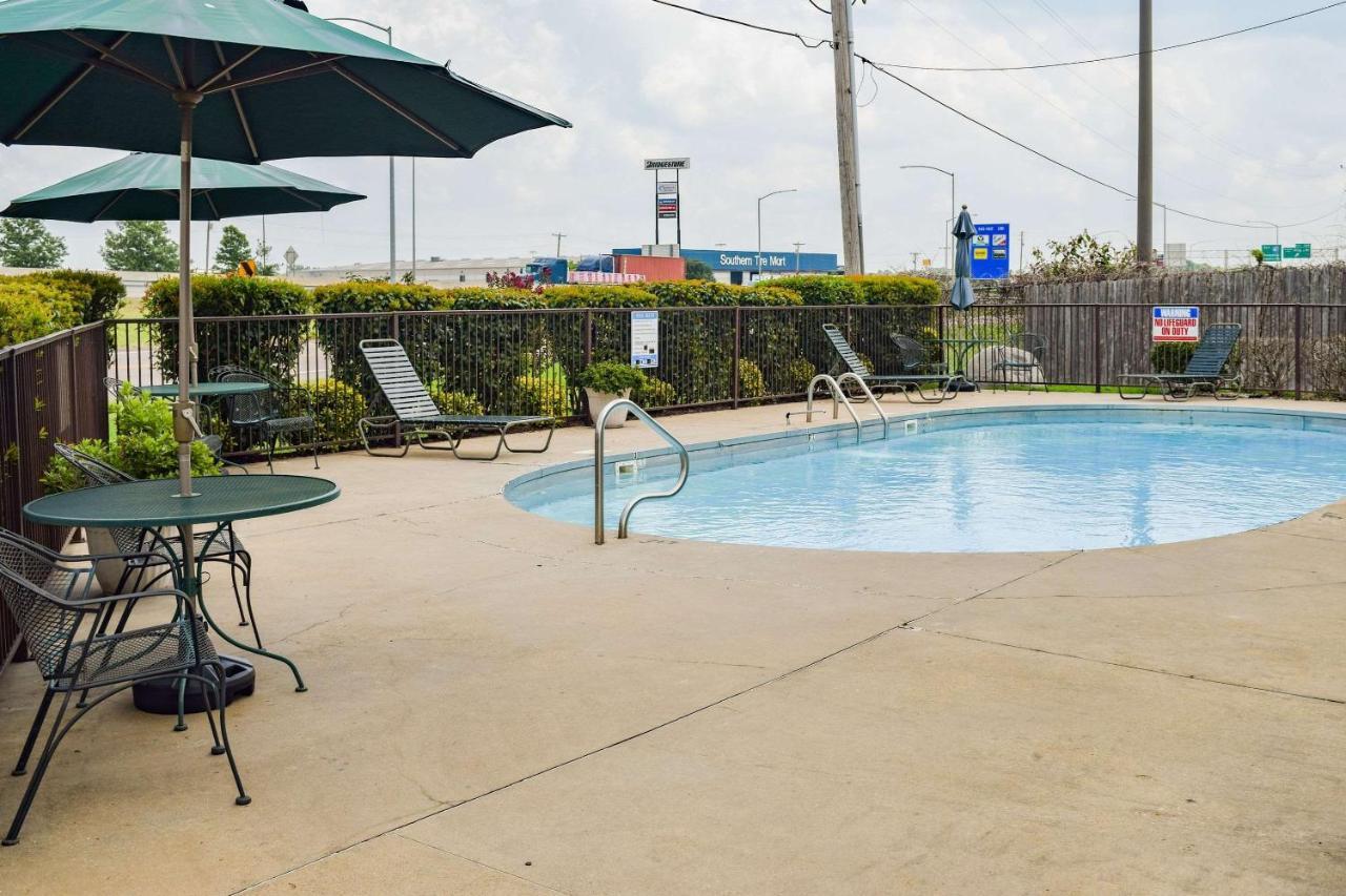 American Inn & Suites West Memphis Esterno foto